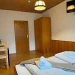 Edelweiss Gaestehaus ゲストハウス