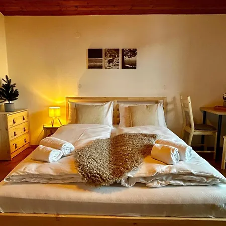 Edelweiss Gaestehaus 3* לאכטל