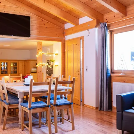בית הארחה Edelweiss Gaestehaus 3*
