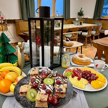 Edelweiss Gaestehaus 3*