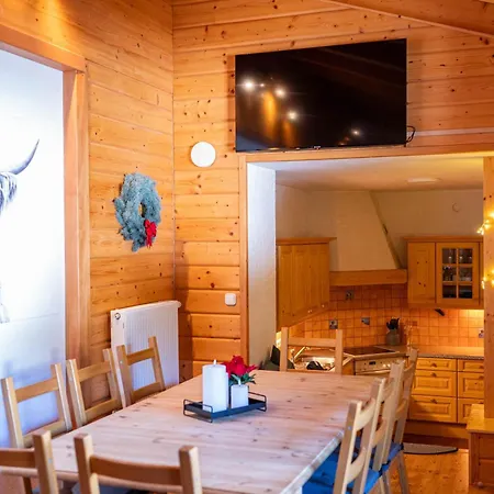 Edelweiss Gaestehaus 3* לאכטל