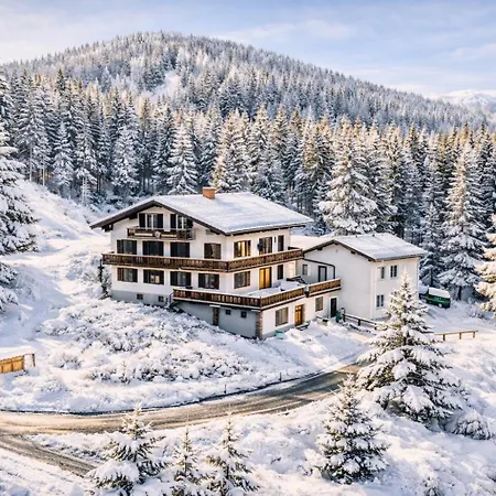 Edelweiss Gaestehaus 3*